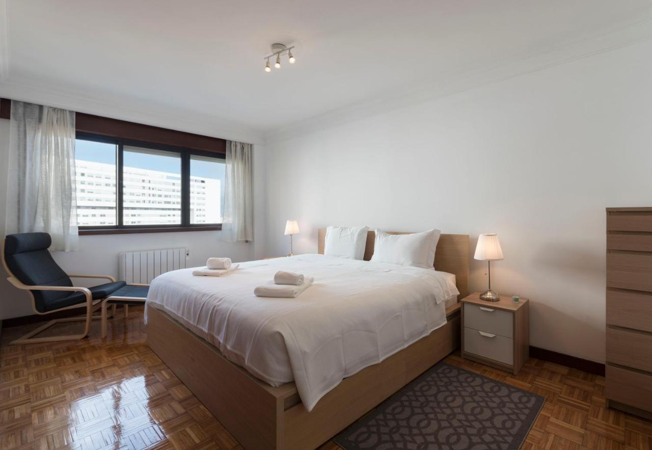 Lovelystay - Charming 3Br Flat W/ Free Parking In Devesas Вила-Нова-ди-Гая Экстерьер фото