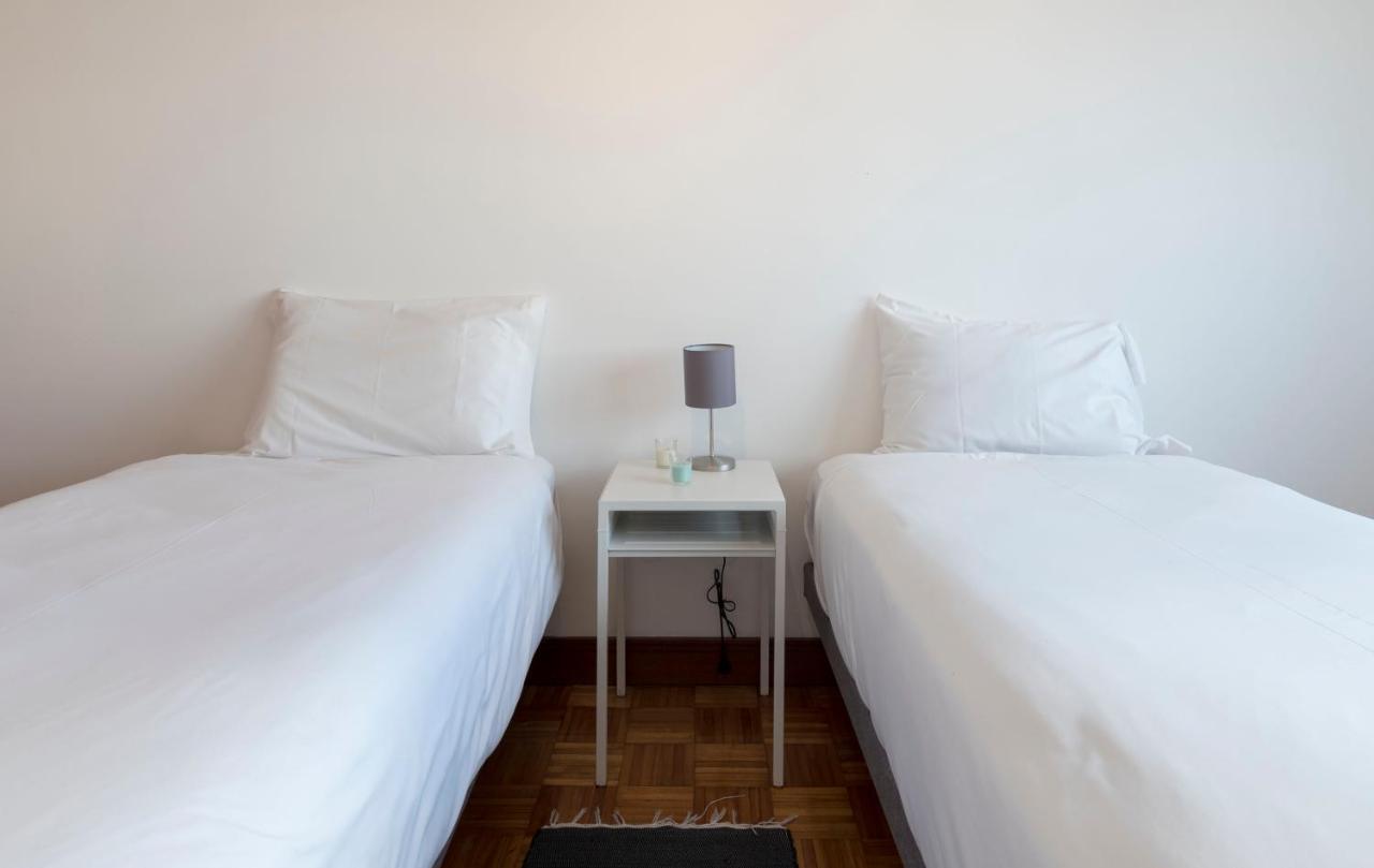 Lovelystay - Charming 3Br Flat W/ Free Parking In Devesas Вила-Нова-ди-Гая Экстерьер фото