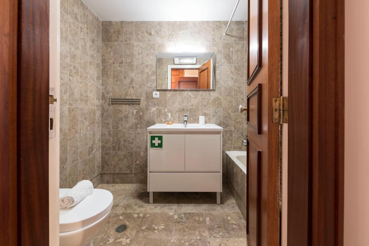 Lovelystay - Charming 3Br Flat W/ Free Parking In Devesas Вила-Нова-ди-Гая Экстерьер фото