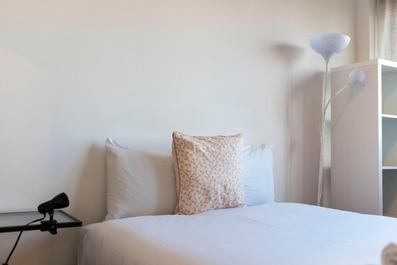 Lovelystay - Charming 3Br Flat W/ Free Parking In Devesas Вила-Нова-ди-Гая Экстерьер фото