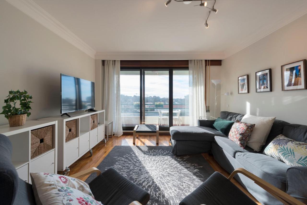 Lovelystay - Charming 3Br Flat W/ Free Parking In Devesas Вила-Нова-ди-Гая Экстерьер фото