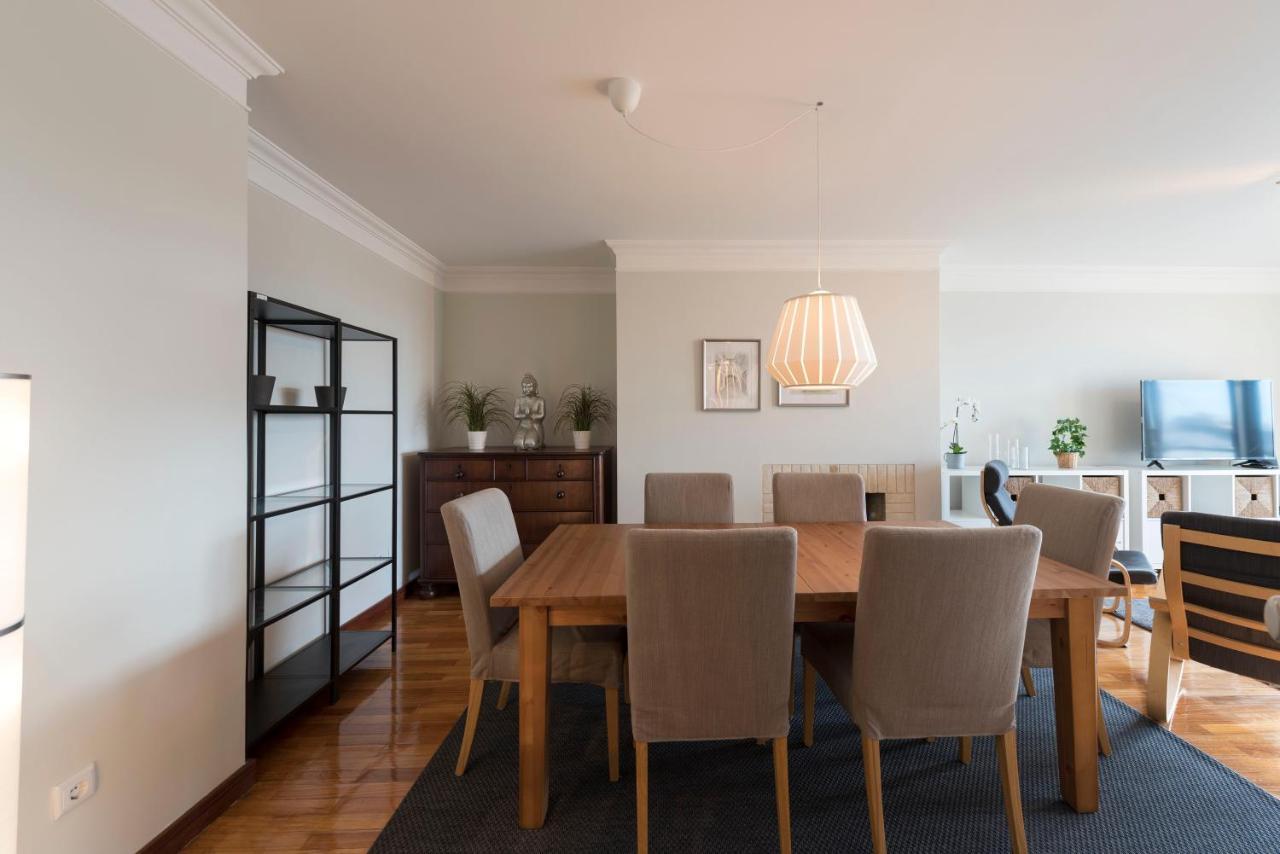 Lovelystay - Charming 3Br Flat W/ Free Parking In Devesas Вила-Нова-ди-Гая Экстерьер фото