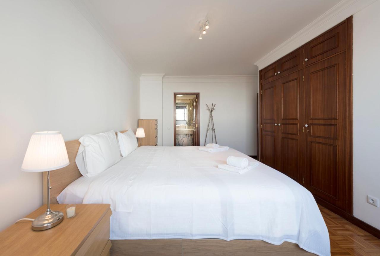 Lovelystay - Charming 3Br Flat W/ Free Parking In Devesas Вила-Нова-ди-Гая Экстерьер фото